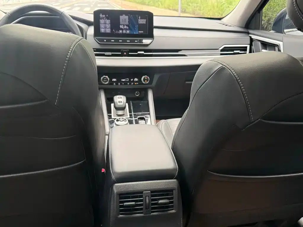 Mitsubishi Outlander 2023 из CN, фото 4