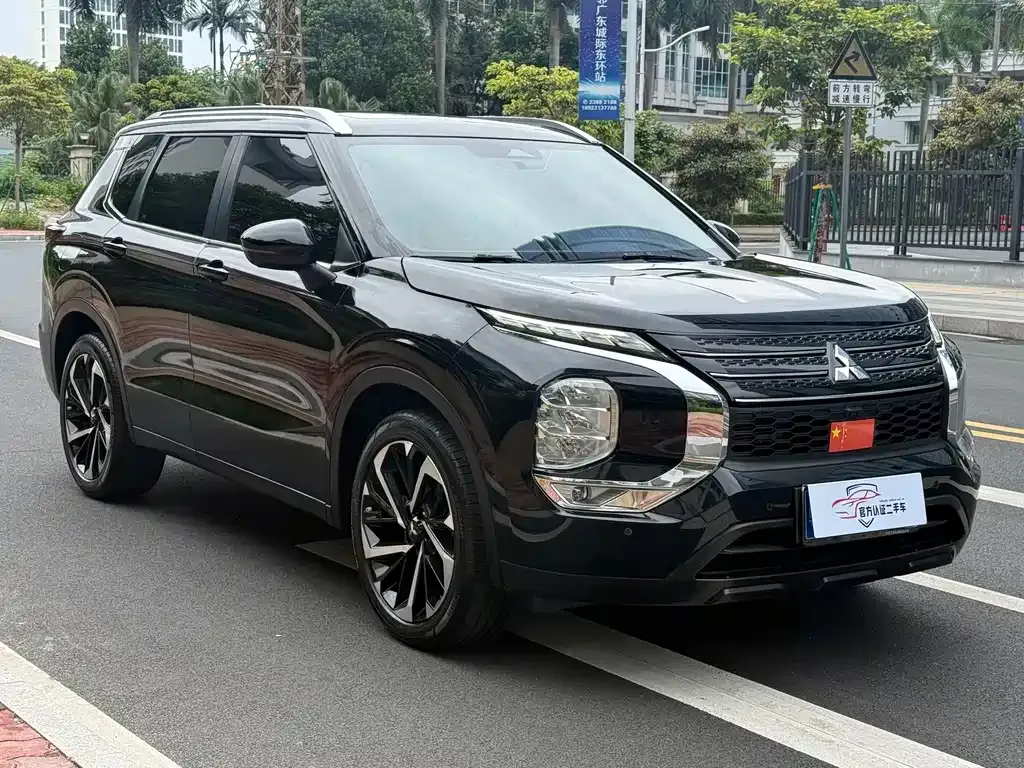 Mitsubishi Outlander 2023 из CN, фото 10