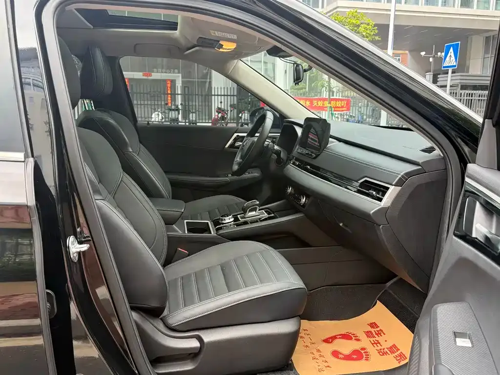 Mitsubishi Outlander 2023 из CN, фото 9