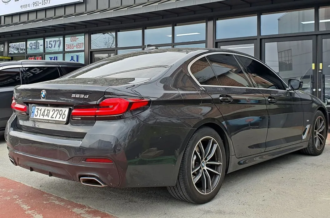 BMW 5-Series 2021 из KR, фото 8
