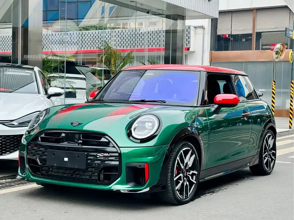 MINI JCW (John Cooper Works) — фото 1