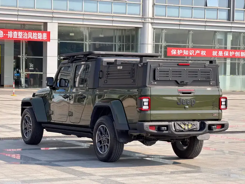 Jeep Gladiator 2023 из CN, фото 4