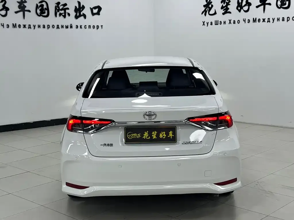 Toyota Corolla — фото 5
