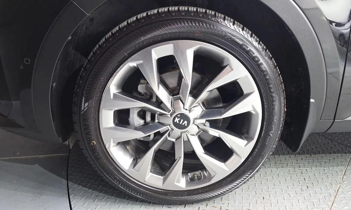 Kia Sorento — фото 9