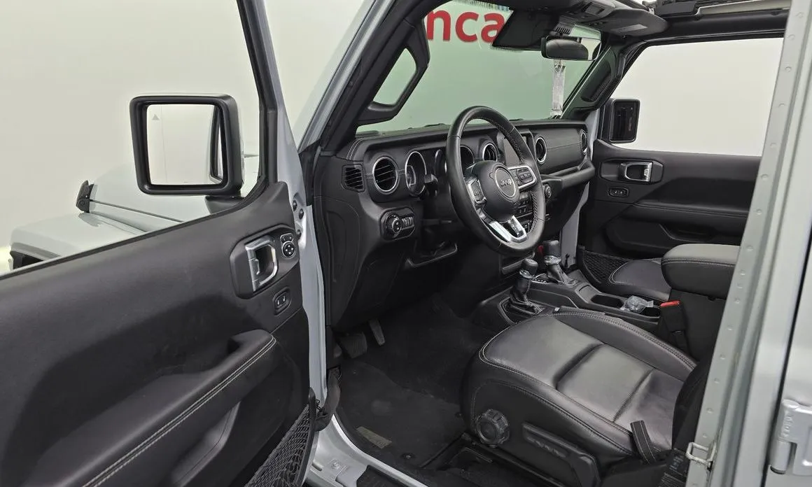 Jeep Wrangler 2022 из KR, фото 9