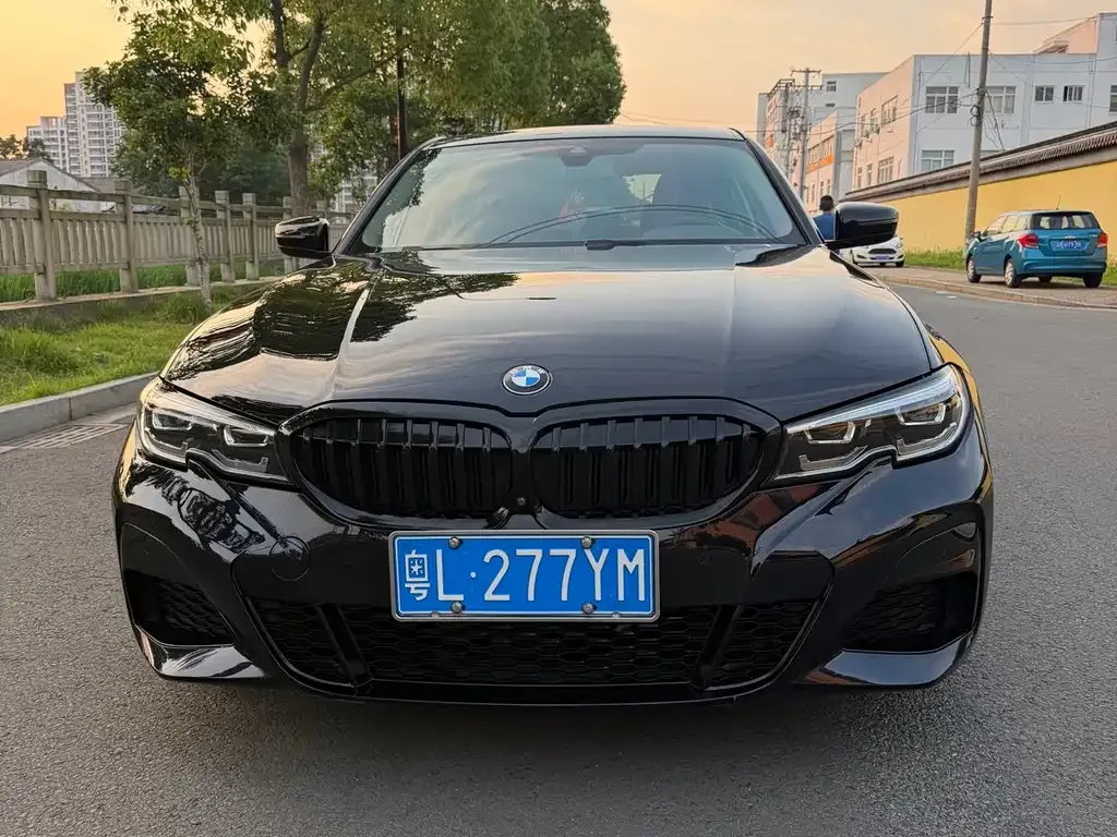 BMW 3 Series — фото 1