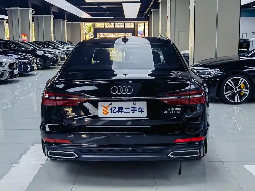 Audi A6L — фото 5