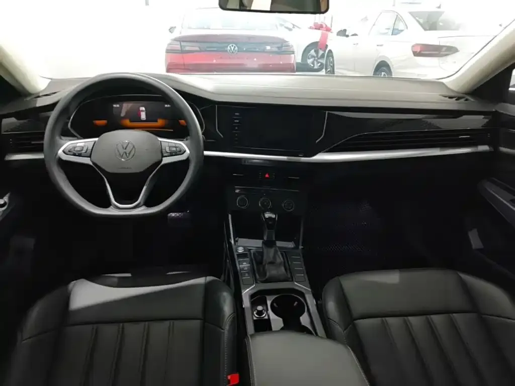 Volkswagen Passat 2023 из CN, фото 6