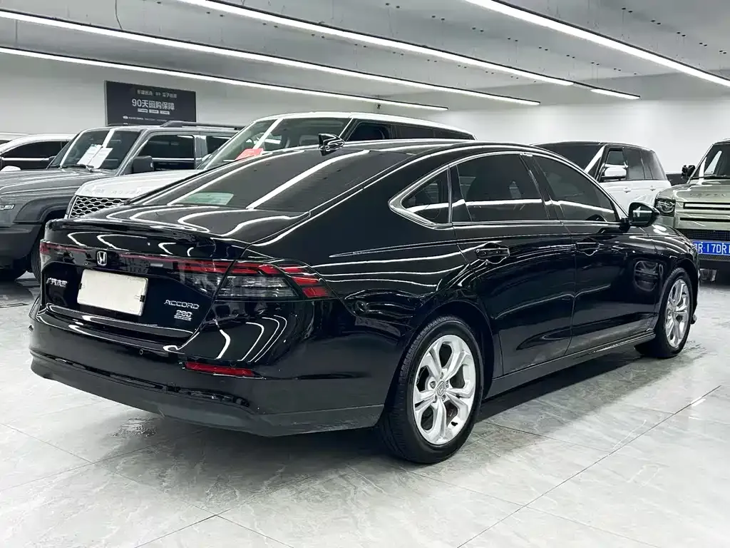 Honda Accord — фото 8