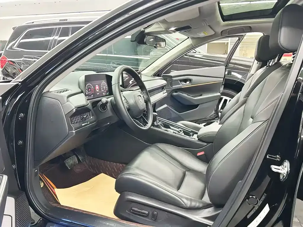 Honda Accord — фото 9