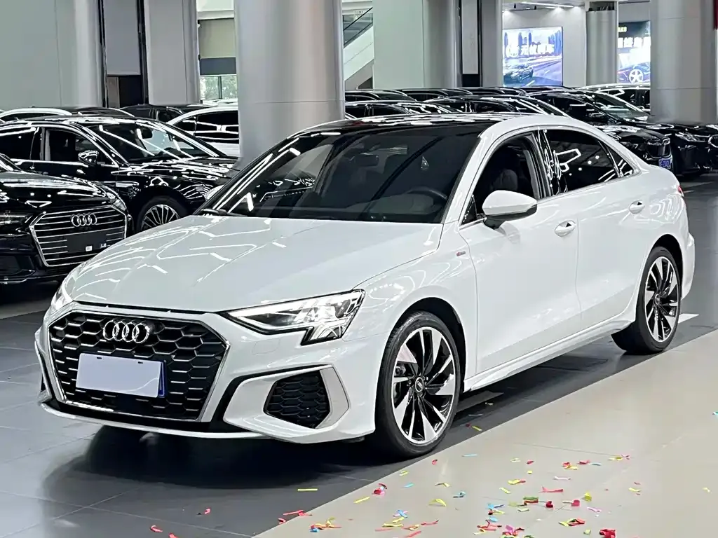 Audi A3 — фото 1