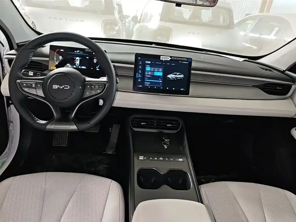 BYD Seal 05 DM-i — фото 7