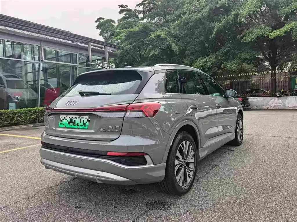 Audi Q4 e-tron — фото 10