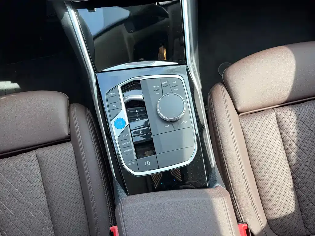 BMW i3 — фото 7