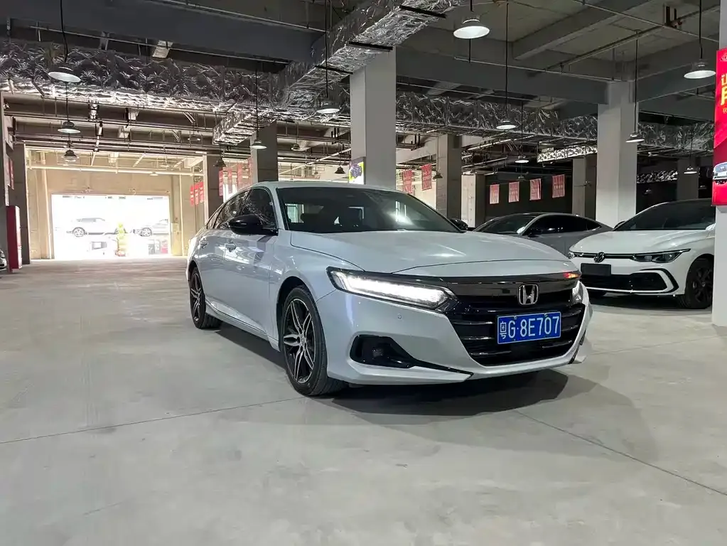 Honda Accord — фото 1