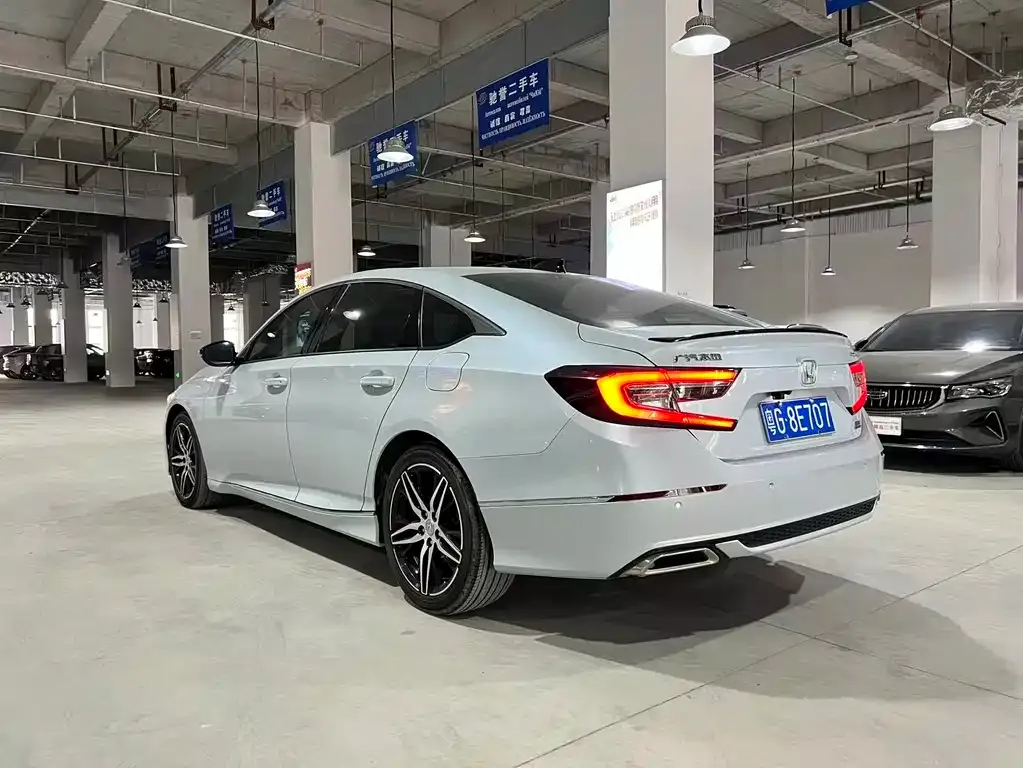 Honda Accord — фото 6