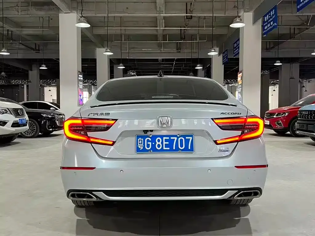 Honda Accord — фото 5
