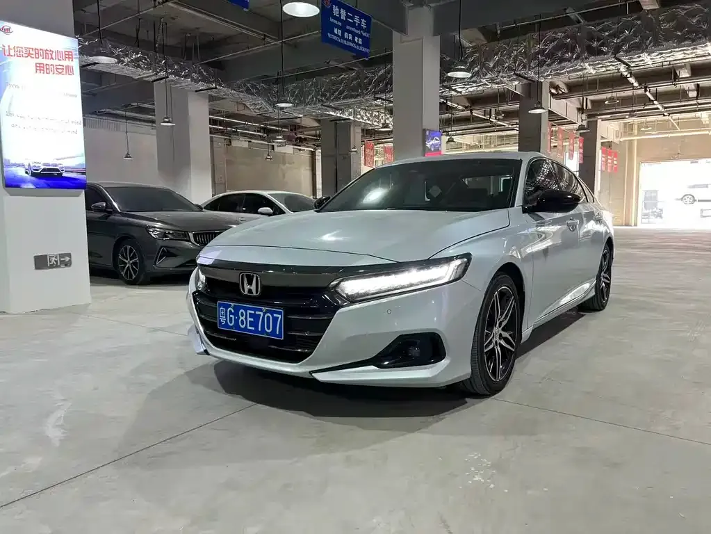 Honda Accord — фото 8