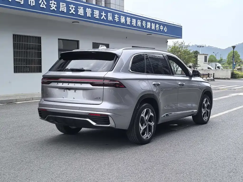 Geely Xingyue L — фото 9