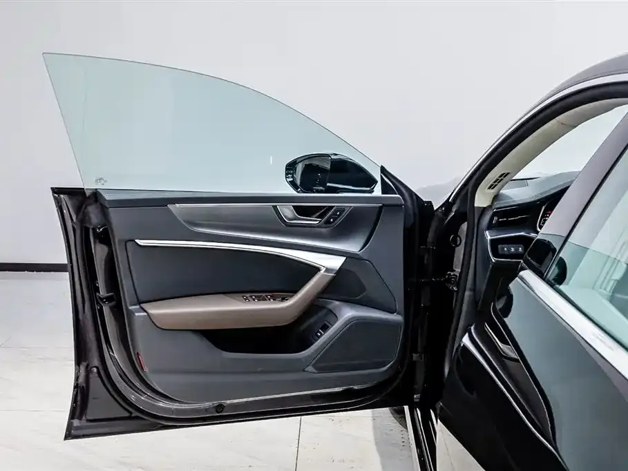 Audi A7L — фото 9