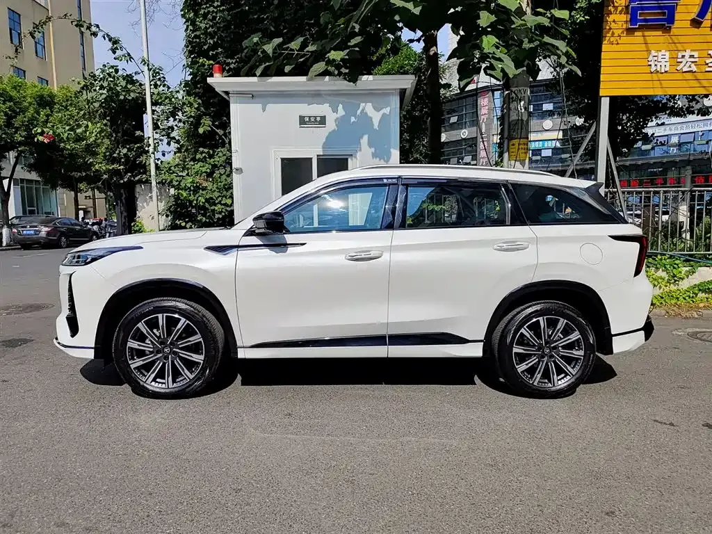 Changan CS75PLUS — фото 8