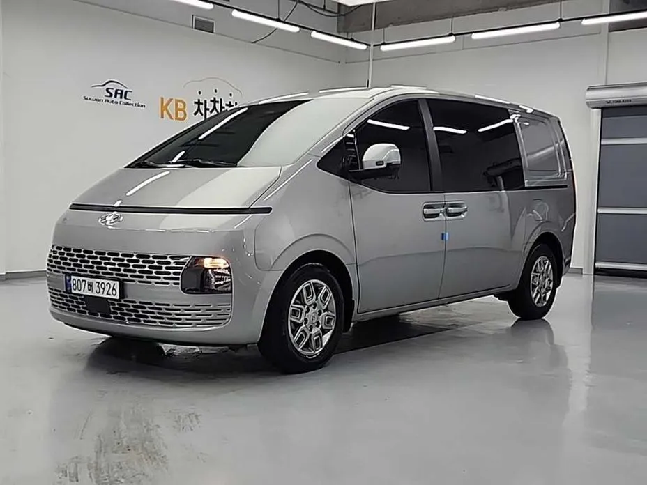 Hyundai Staria