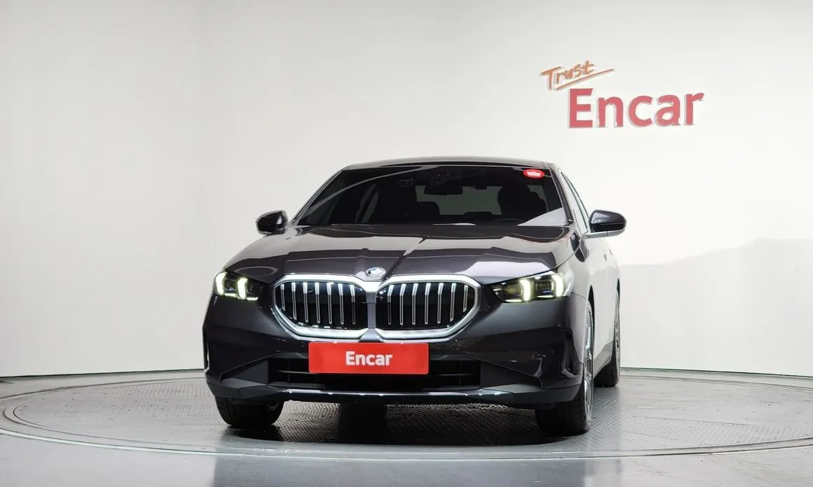 BMW 5-Series 2024 из KR, фото 2