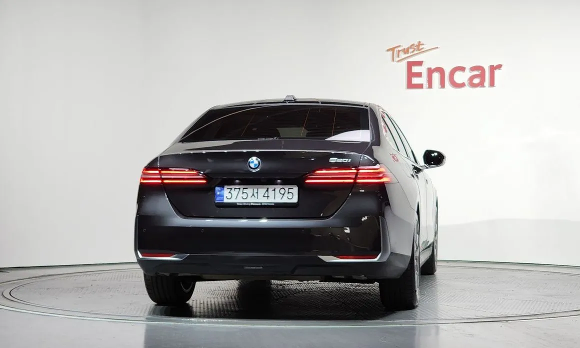 BMW 5-Series 2024 из KR, фото 8