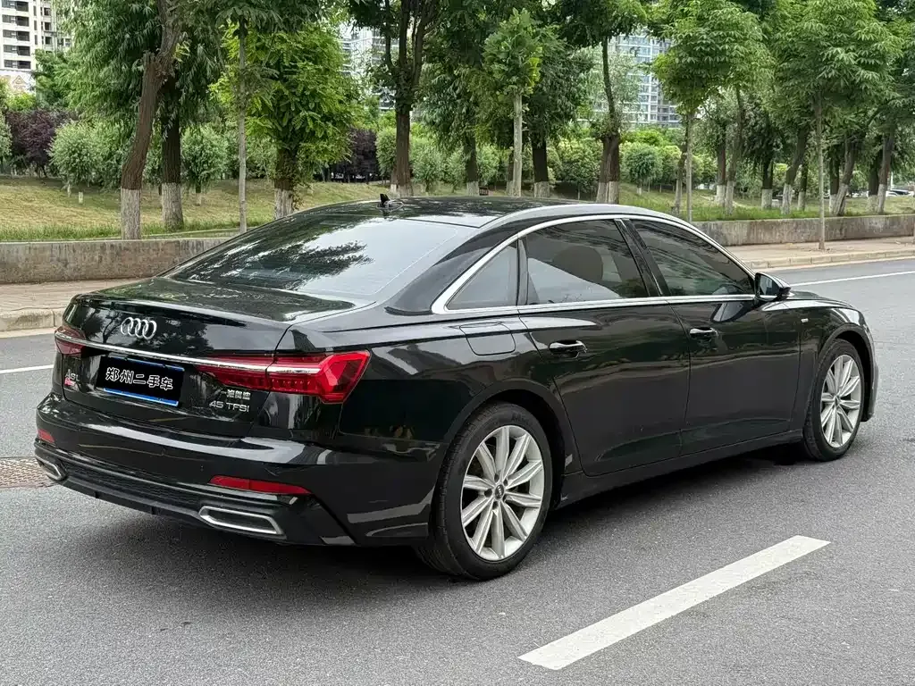 Audi A6L — фото 9