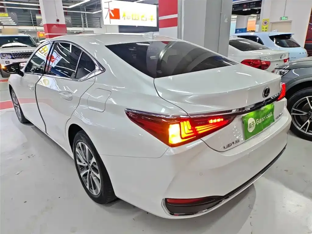 Lexus ES 2024 из CN, фото 9
