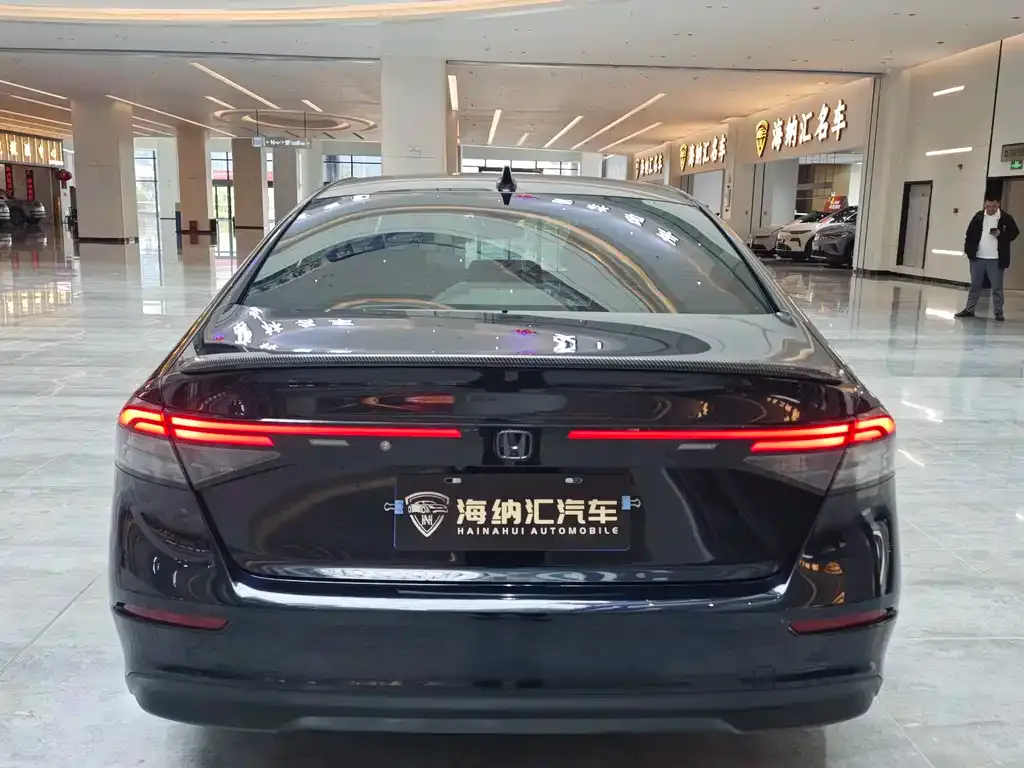 Honda Accord — фото 6