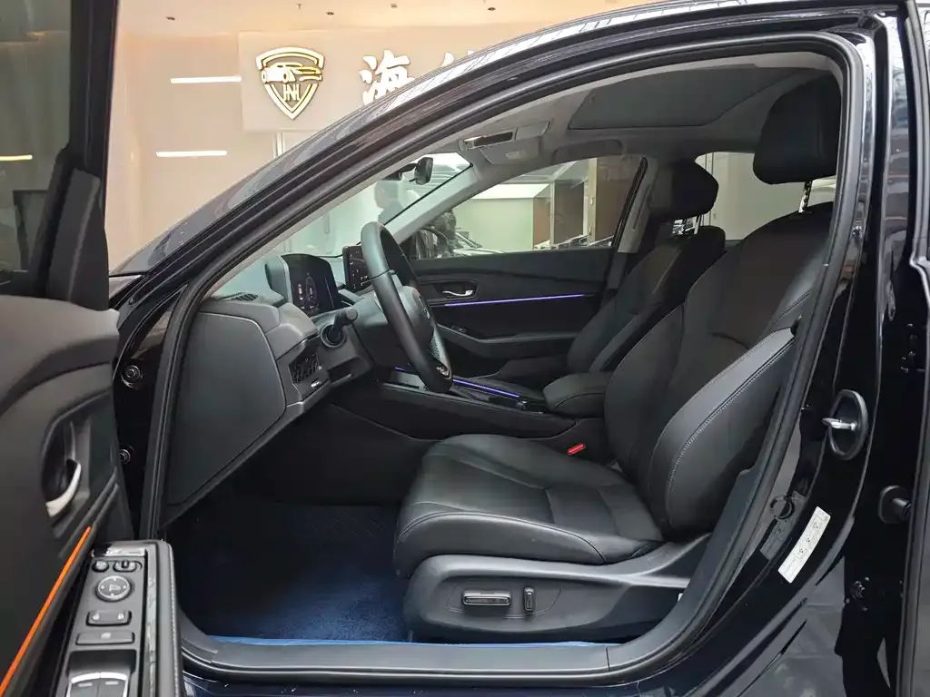 Honda Accord — фото 10