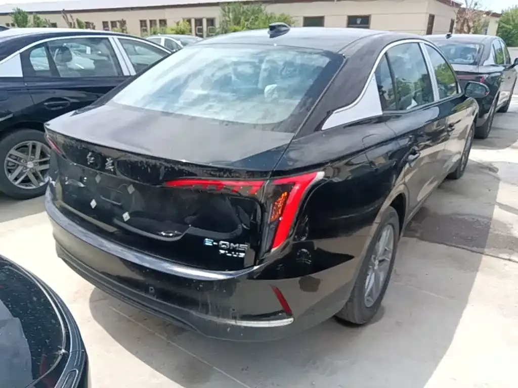 Hongqi E-QM5 — фото 2