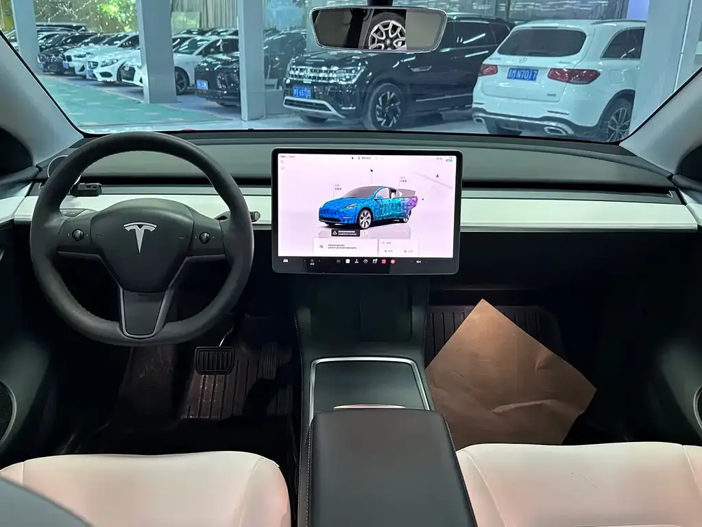 Tesla Model Y — фото 4