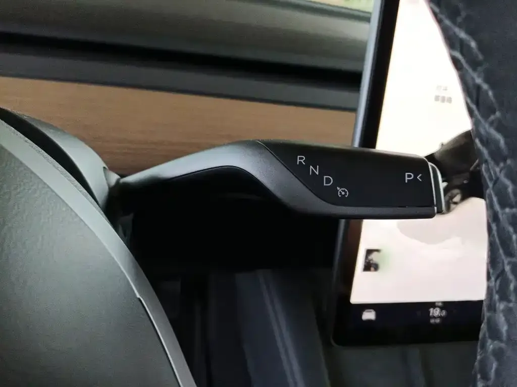 Tesla Model 3 — фото 2
