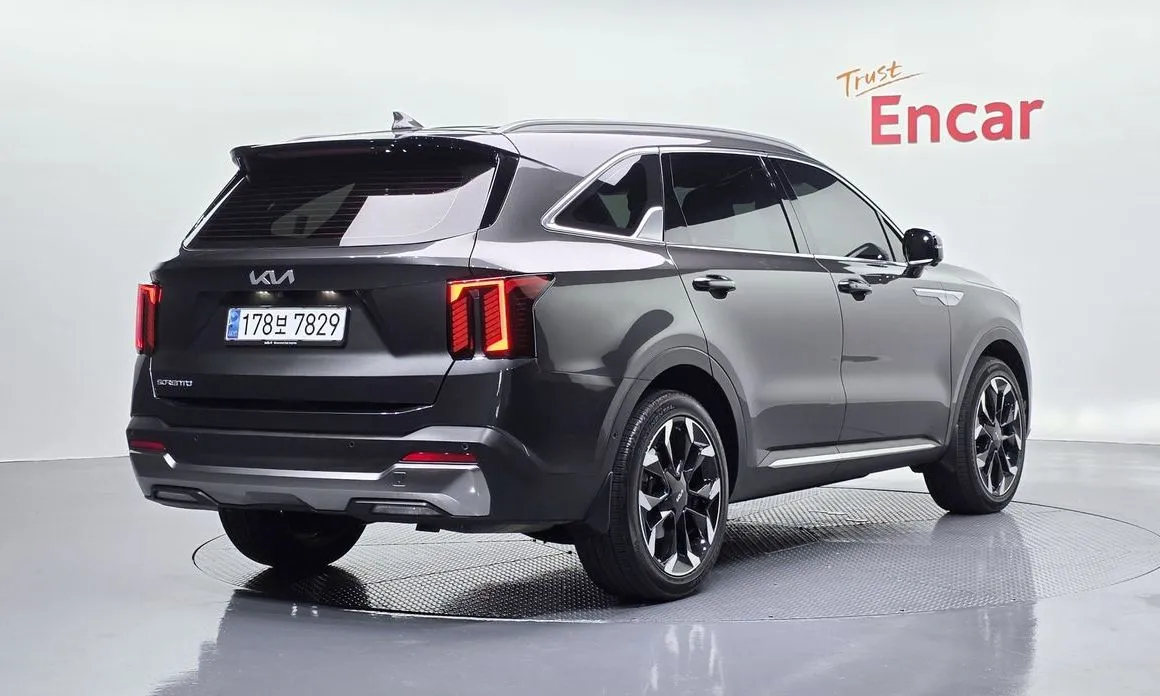 Kia Sorento — фото 4