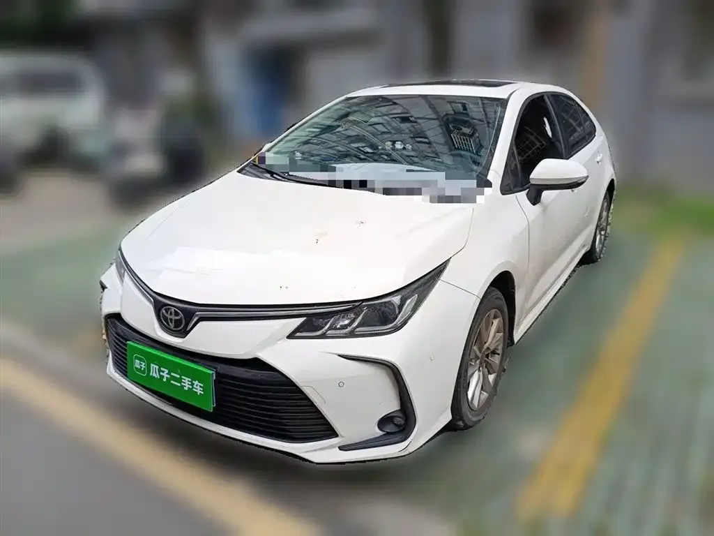Toyota Corolla — фото 1