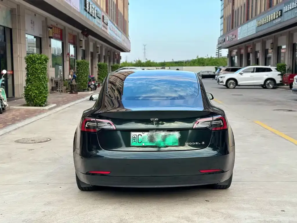 Tesla Model 3 — фото 5