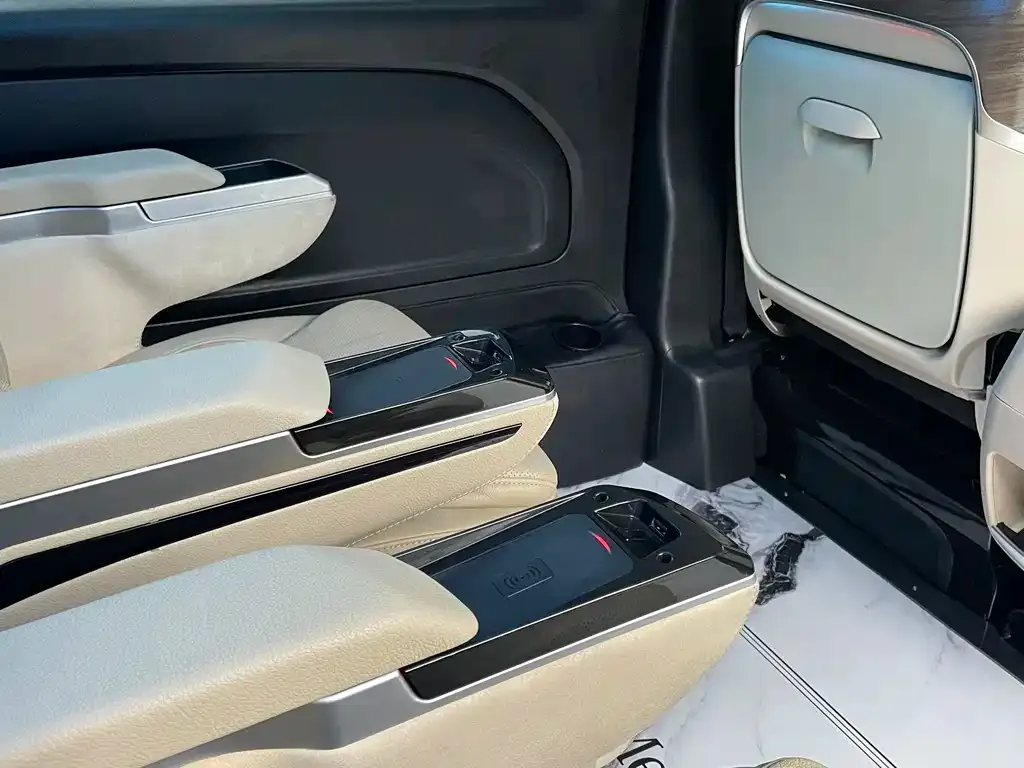 Mercedes-Benz Vito 2024 из CN, фото 6