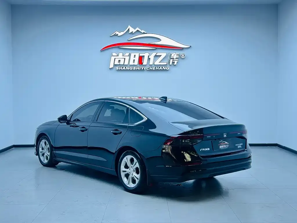 Honda Accord — фото 9