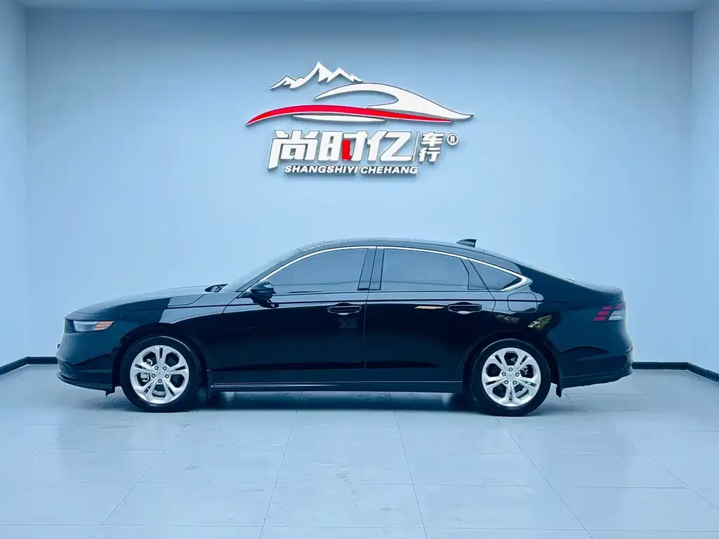 Honda Accord — фото 10
