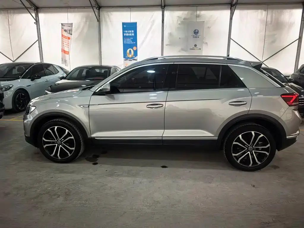 Volkswagen T-Roc — фото 8