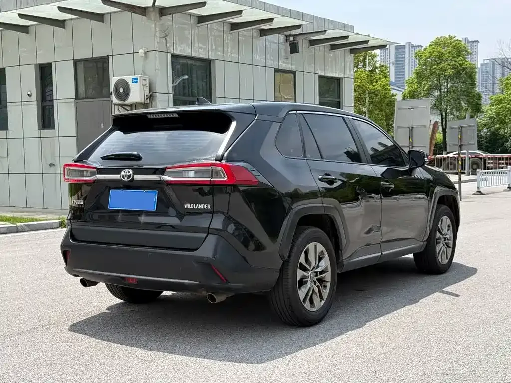 Toyota Wildlander 2023 из CN, фото 3