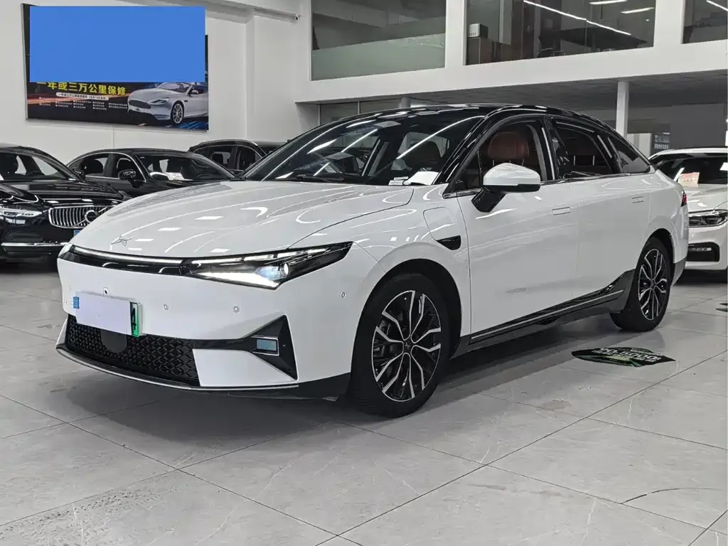 XPeng P5