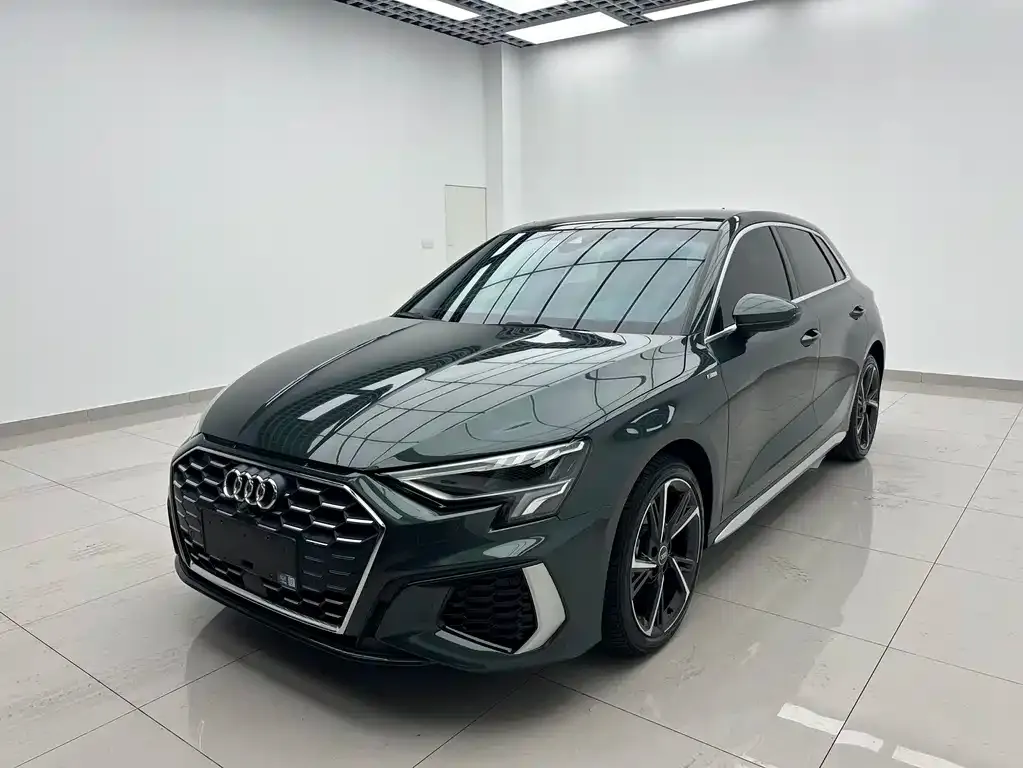 Audi A3 — фото 1