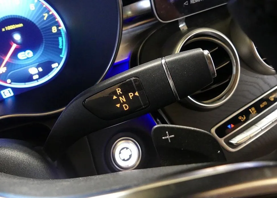 Mercedes-Benz GLC-Class 2023 из KR, фото 2