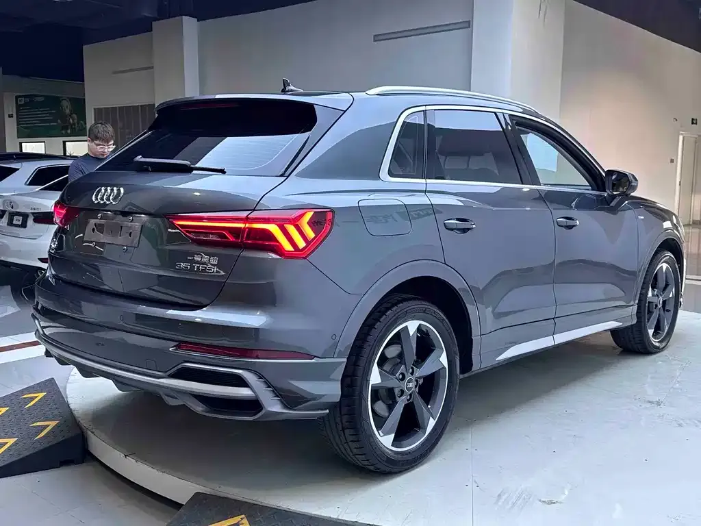 Audi Q3 — фото 8