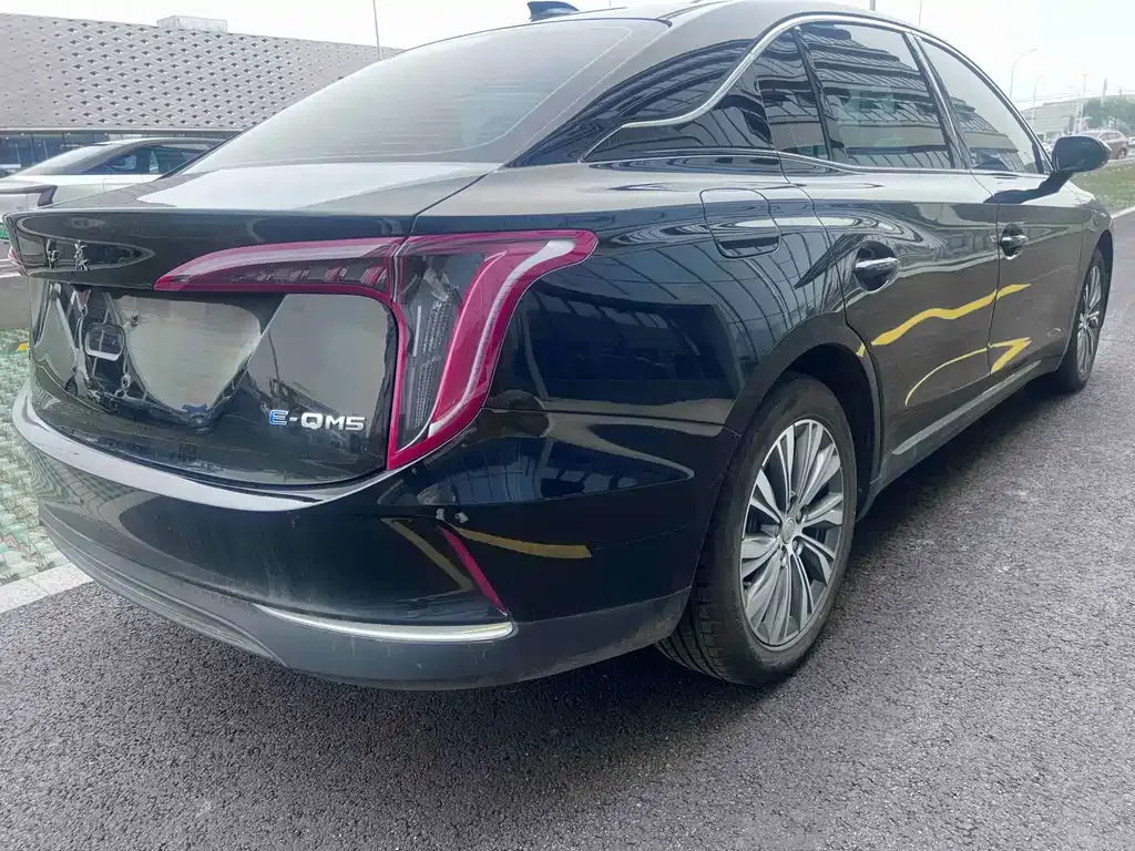 Hongqi E-QM5 — фото 6