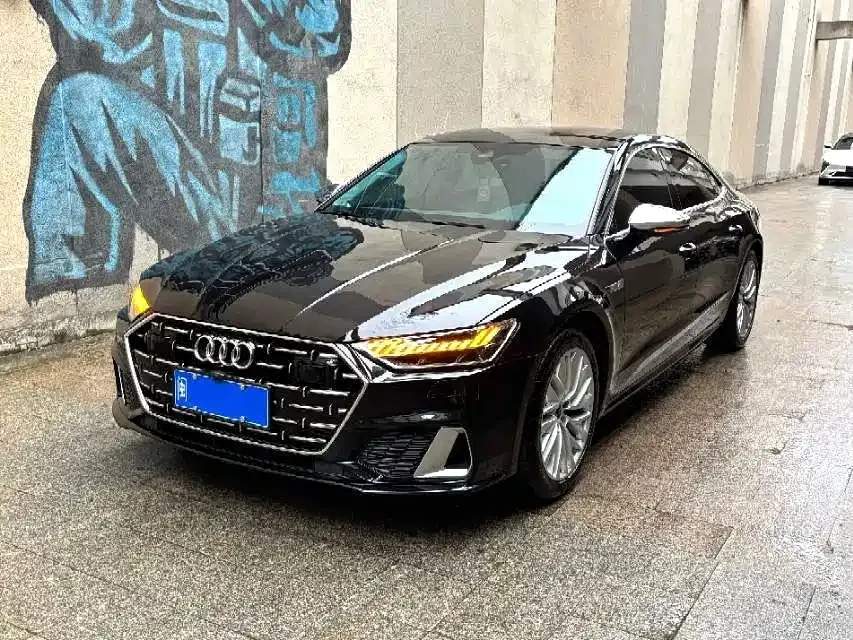 Audi A7L — фото 1