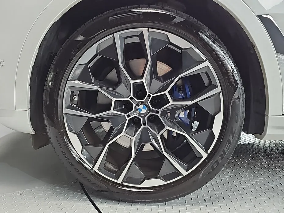 BMW X7 2025 из KR, фото 10